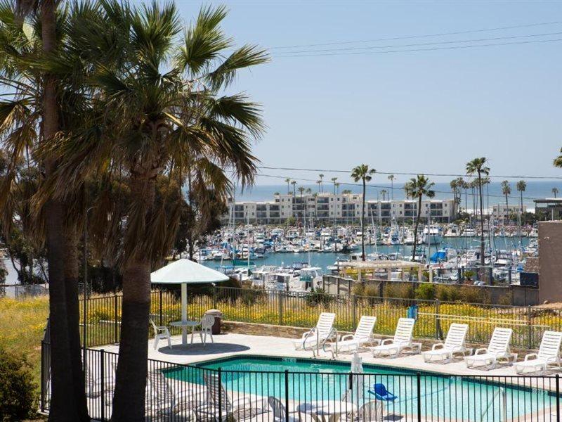 Days Inn By Wyndham Oceanside Exterior photo