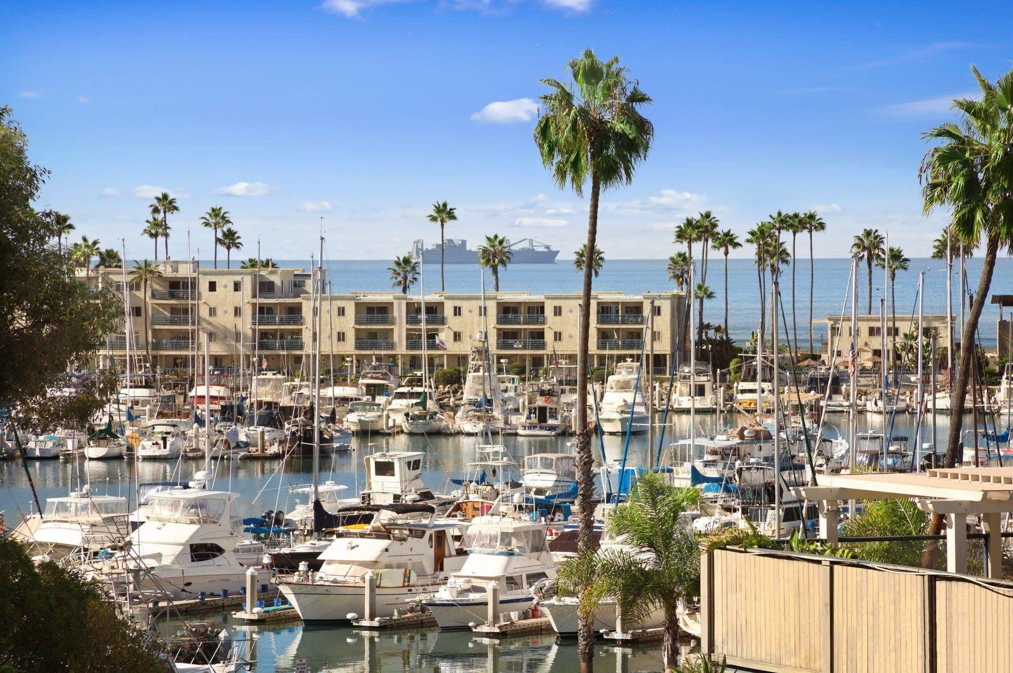 Days Inn By Wyndham Oceanside Exterior photo